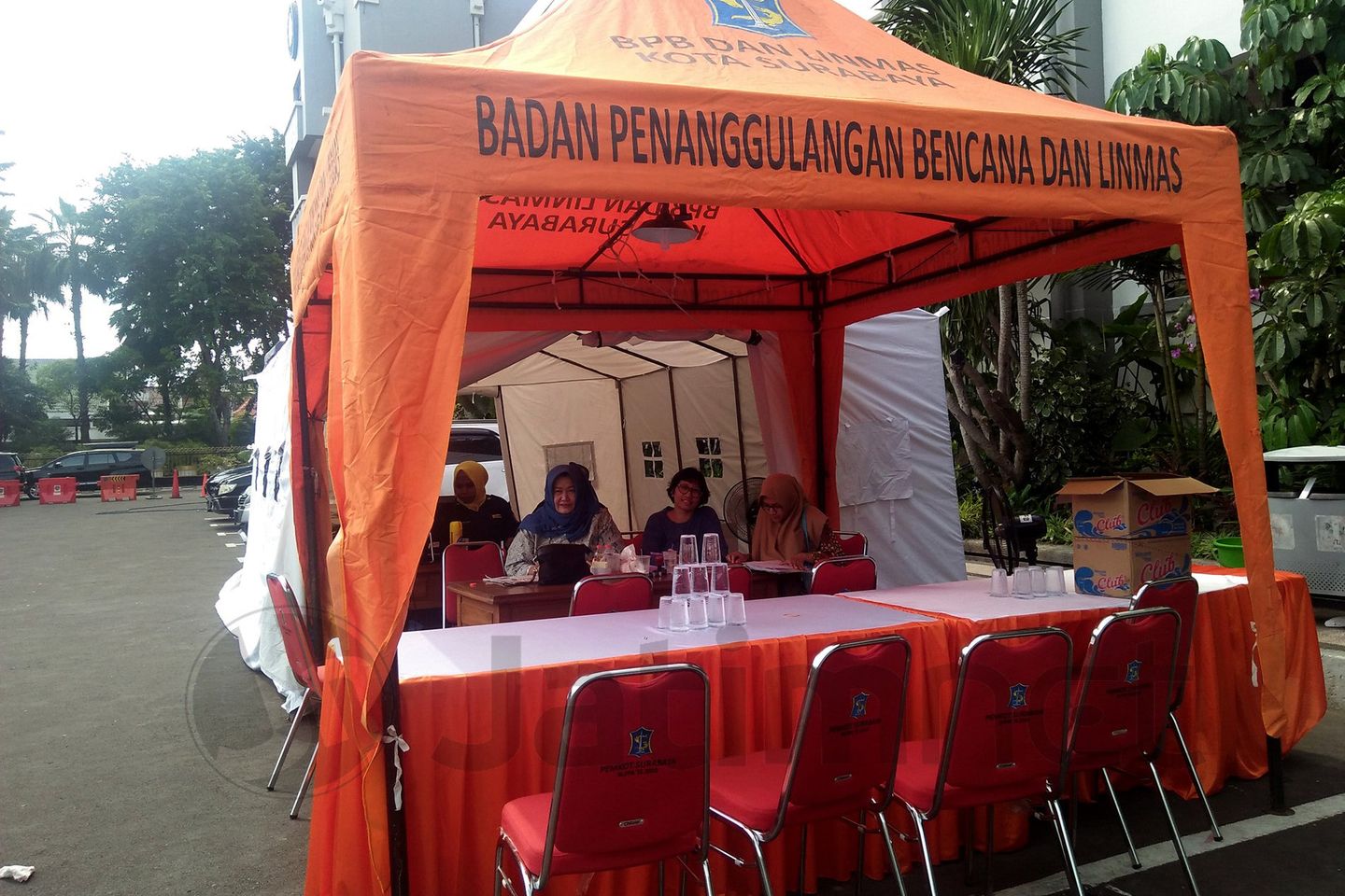 Pemkot Surabaya Salurkan Dana Bantuan untuk Bencana Banjir