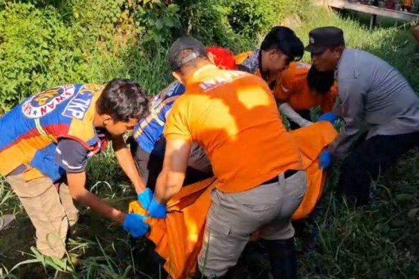 Pria Ditemukan Meninggal di Anak Sungai Mojokerto, Polisi Selidiki Penyebabnya