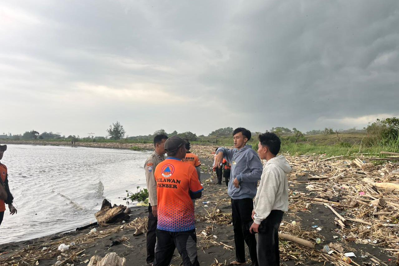 Remaja Lumajang Hilang Terseret Arus di Muara Bondoyudo Jember, Pencarian Masih Berlangsung
