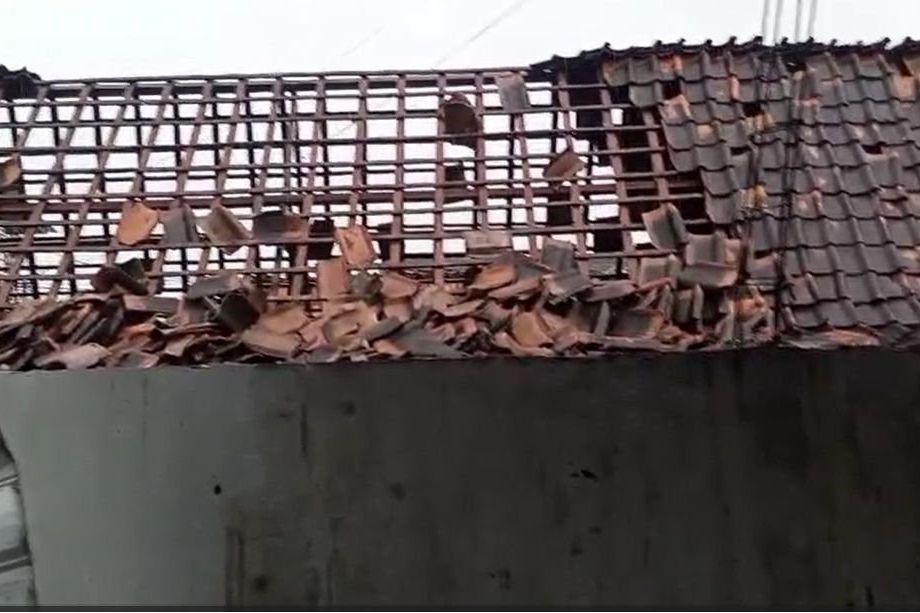Puluhan Rumah Rusak di Semanding Tuban Rusak Diterjang Puting Beliung