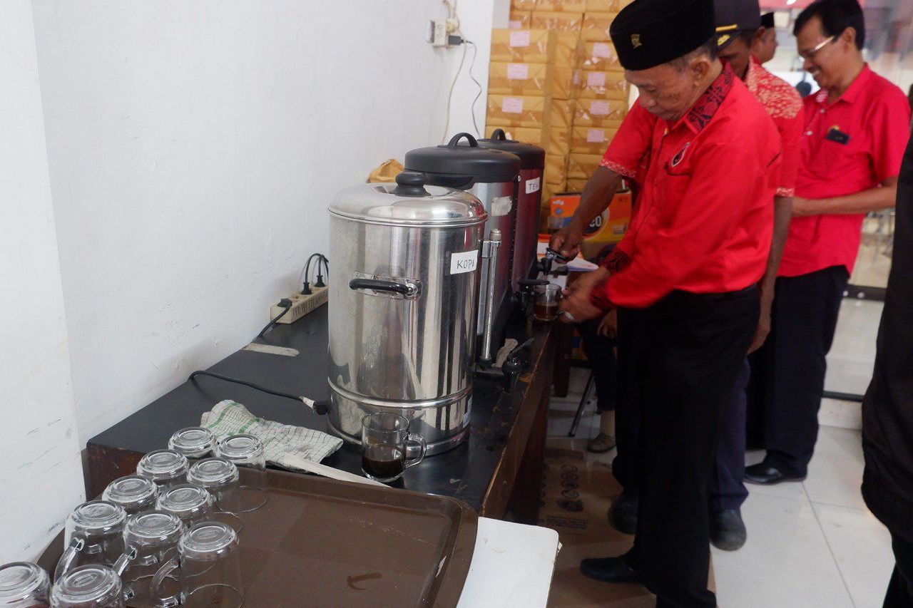 PDI Perjuangan Jatim Mulai Kurangi Penggunaan Plastik