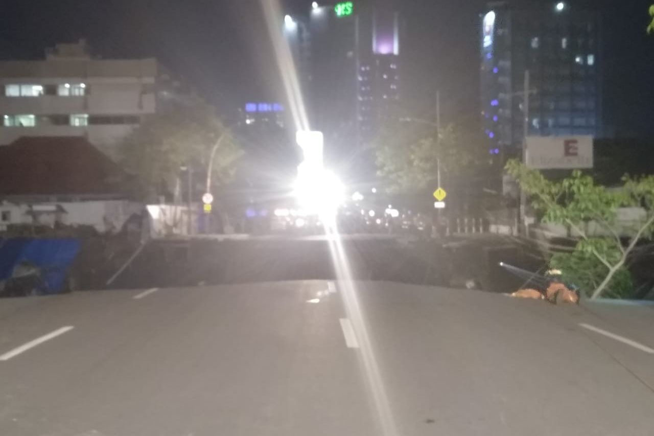 Pengguna Jalan Raya Gubeng Semburat
