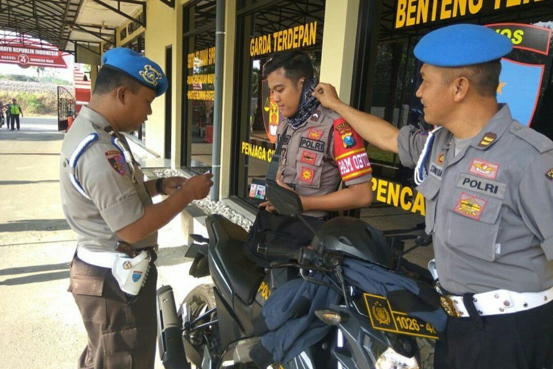 Delapan Anggota Polres Blitar Terjaring Razia Propam
