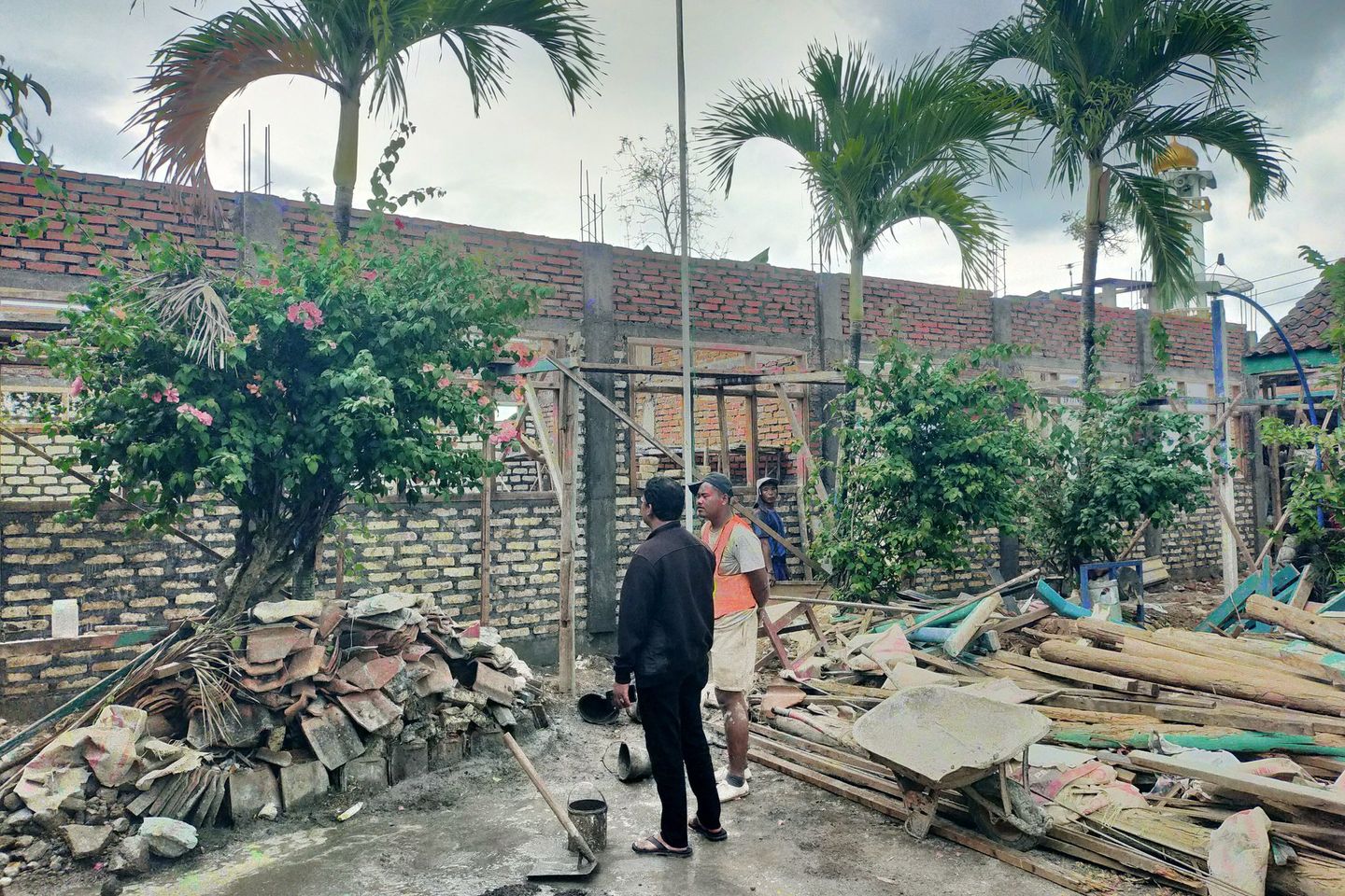 Proyek Rehab Sekolah di Sampang Diduga Menyimpang dari Rencana
