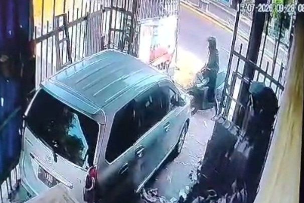 Parkir di Depan Toko Bangunan, Honda Vario Raib di Mojokerto