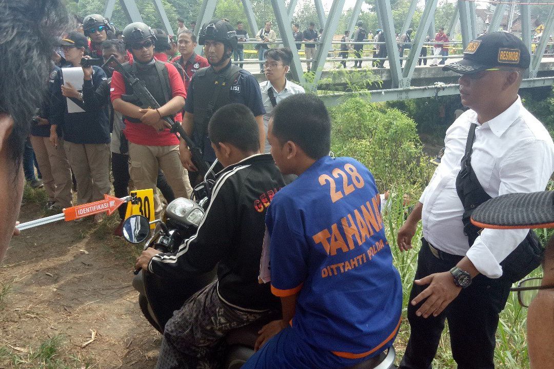 Rekonstruksi Mutilasi Blitar, Begini Pelaku Membuang Koper Berisi Mayat