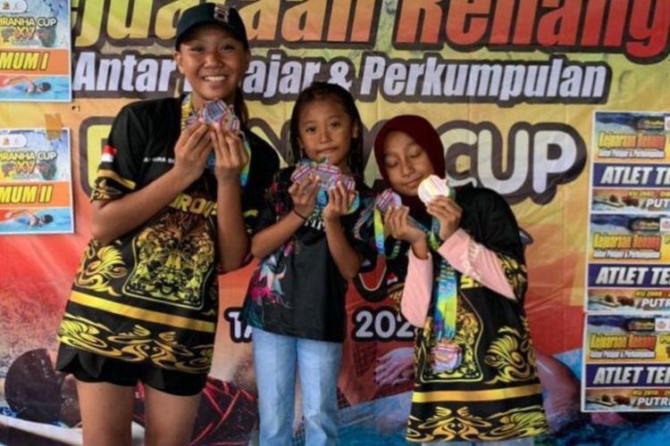 Tiga Atlet Renang Kabupaten Probolinggo Borong 10 Medali Emas