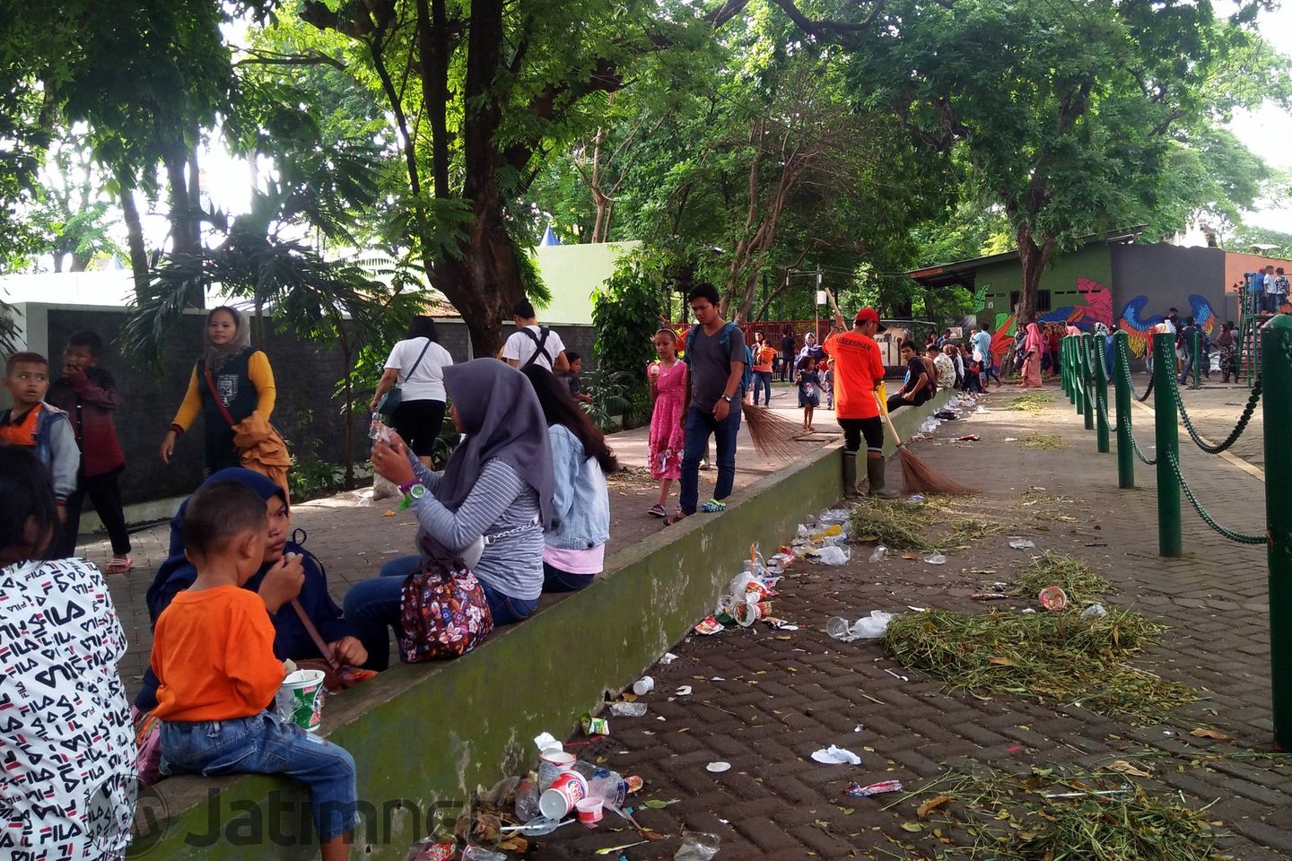 Pengunjung KBS Hasilkan Sampah Lima Ton