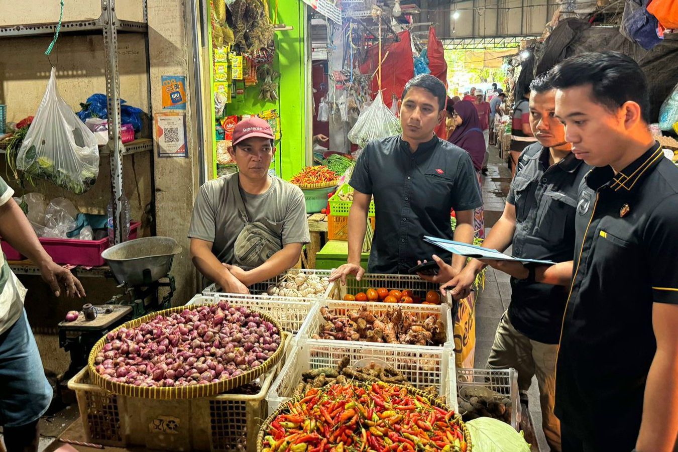 Jelang Ramadan, Satgas Pangan Polres Gresik Turun ke Pasar, Cek Stok dan Harga Bahan Pokok