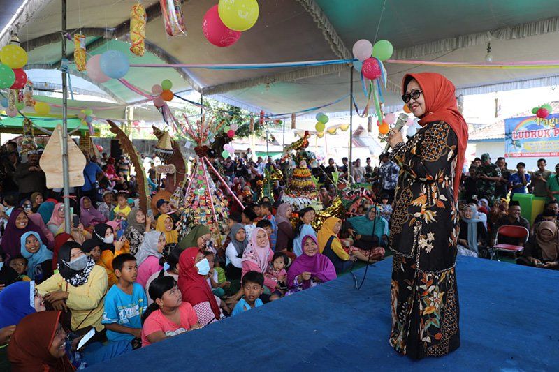 Hadir di Kenduri Sedekah Bumi, Ini Bupati Jombang Mundjidah Wahab