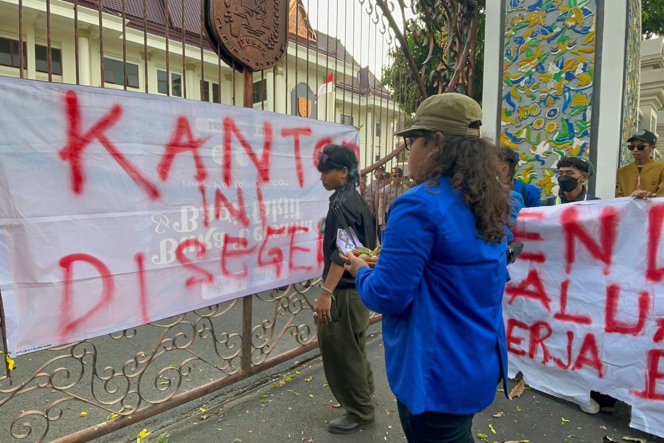 Kritik Mobil Dinas hingga Kemiskinan, PMII Tuban Gelar Aksi di Kantor Pemkab