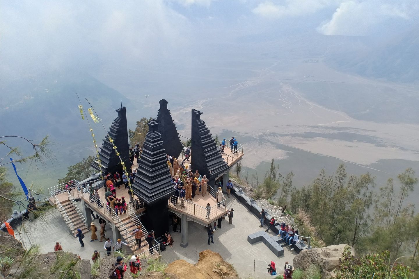 Di Bromo, Kemenpar Bangun Destinasi 'Negeri di Atas Awan'