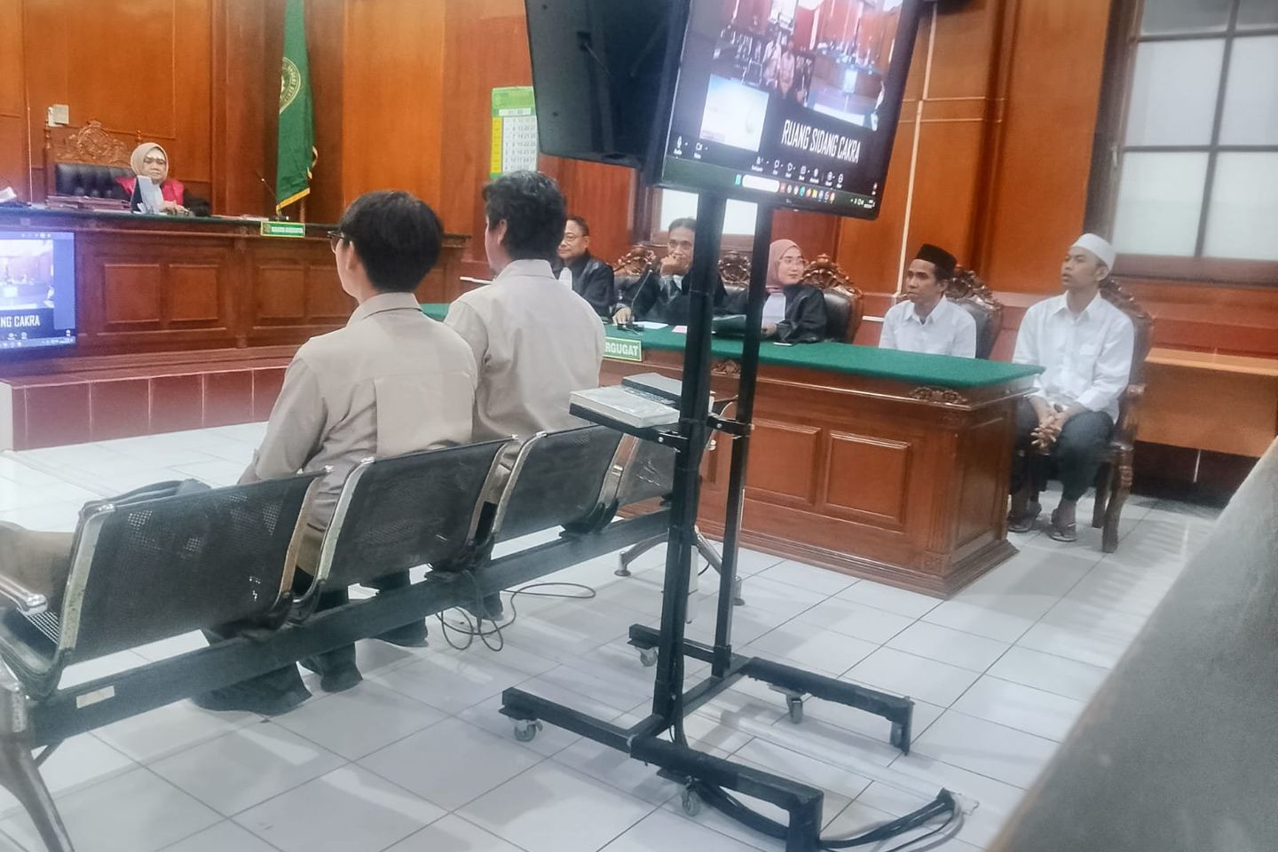 Tiga Terdakwa Perdagangan Komodo Mulai Jalani Sidang di PN Surabaya