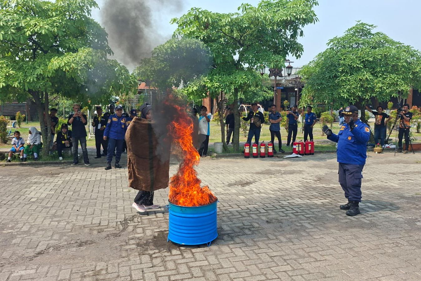 Ratusan Relawan Mojokerto Ikuti Pelatihan Damkar Jatim untuk Tingkatkan Kesiapsiagaan Bencana