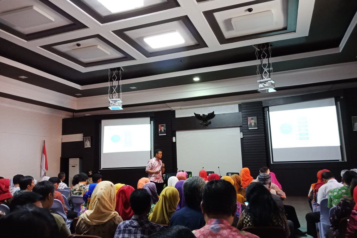 Begini Cara Eri Cahyadi Paksa Warga Surabaya Kerja Bakti