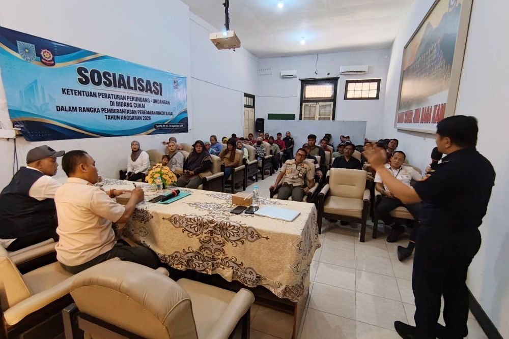 Edukasi Bahaya Rokok Ilegal Sasar Pedagang di Kota Probolinggo