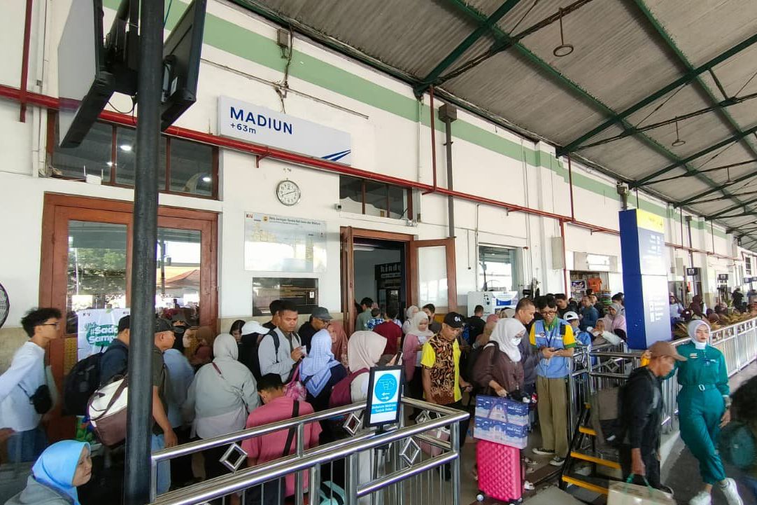 428 Ribu Penumpang Padati Stasiun di KAI Daop Madiun Selama Libur Sekolah
