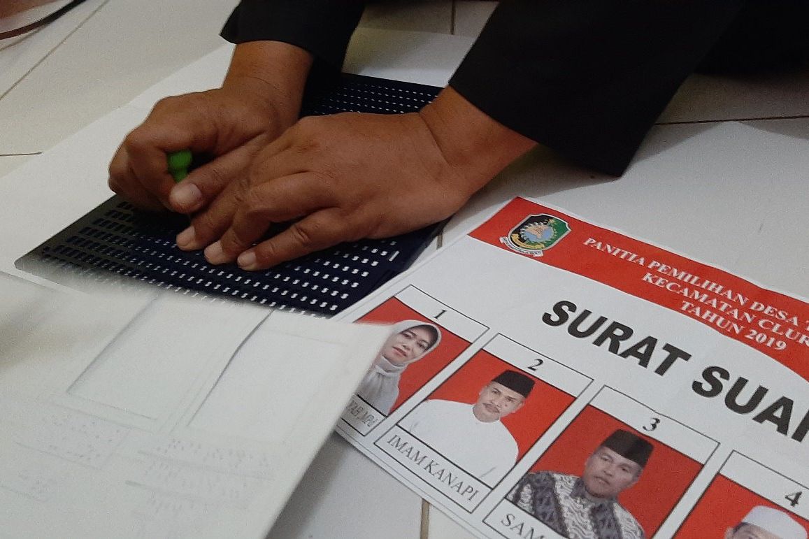 Pilkades Tamanagung Sediakan Template Braile