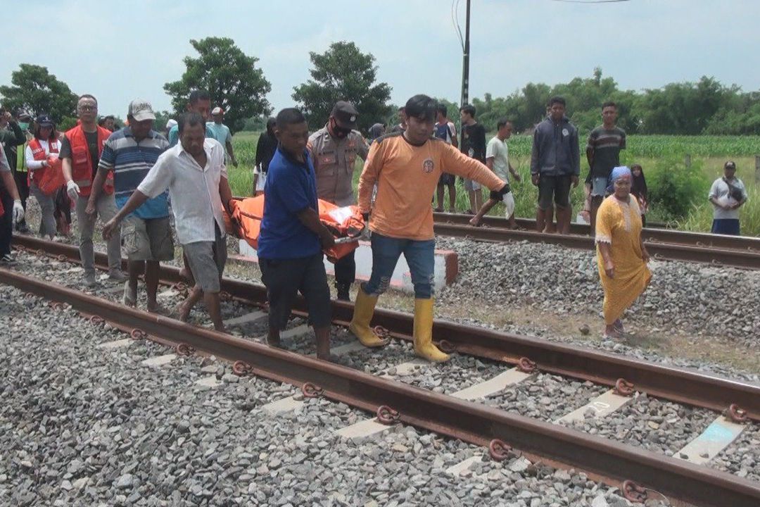 Pelajar Mojokerto Tewas Tertabrak KA Logawa di Perlintasan Tak Berpalang Pintu