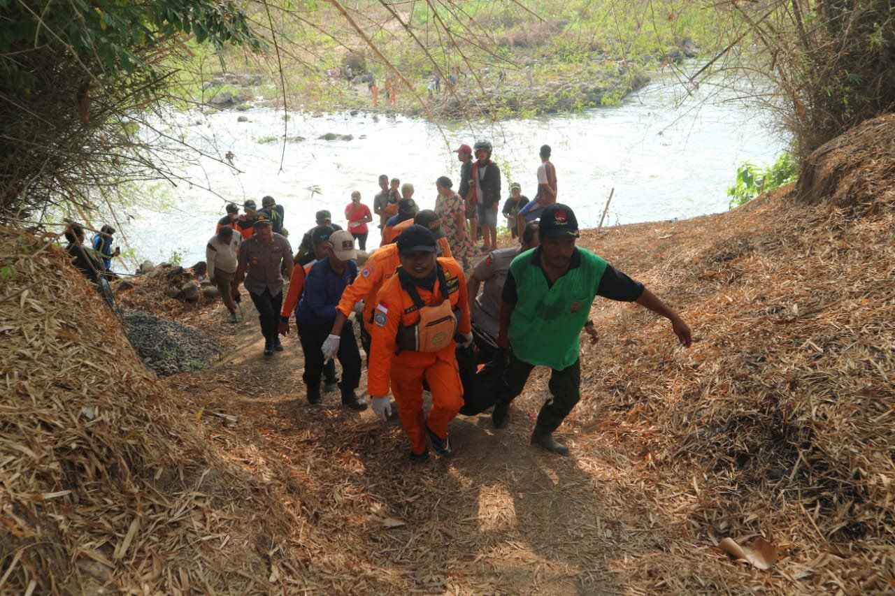 Tim Gabungan Temukan Warga Ponorogo yang Tenggelam di Brantas