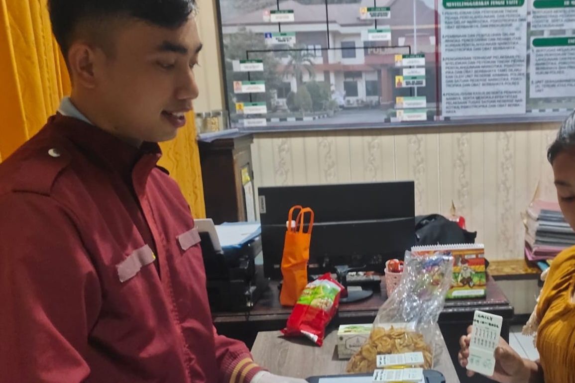 Pasutri Pengedar Sabu Diringkus Satresnarkoba Polres Probolinggo