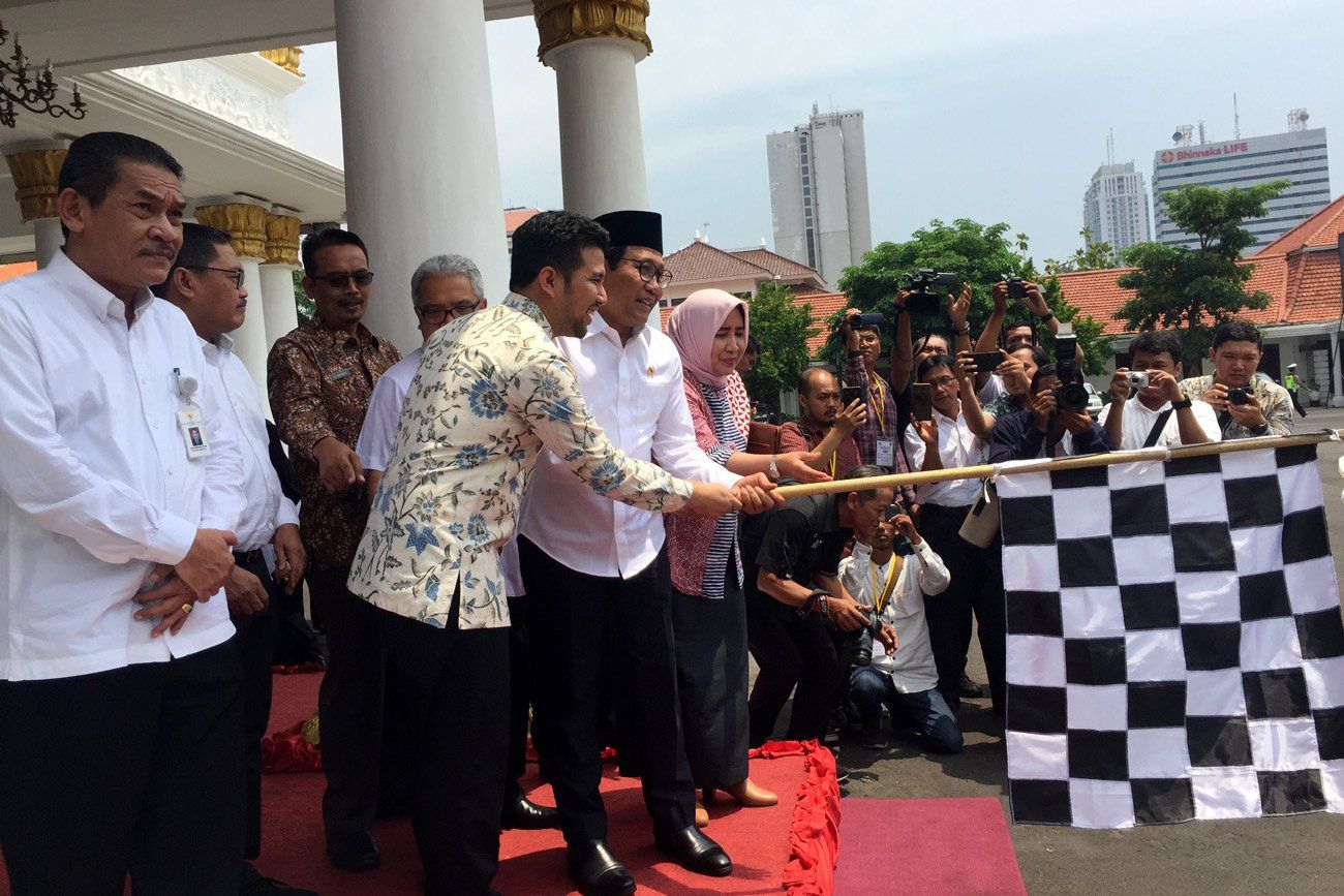 Mendes PDTT Berangkatkan 298 Transmigran Jatim ke Kaltara