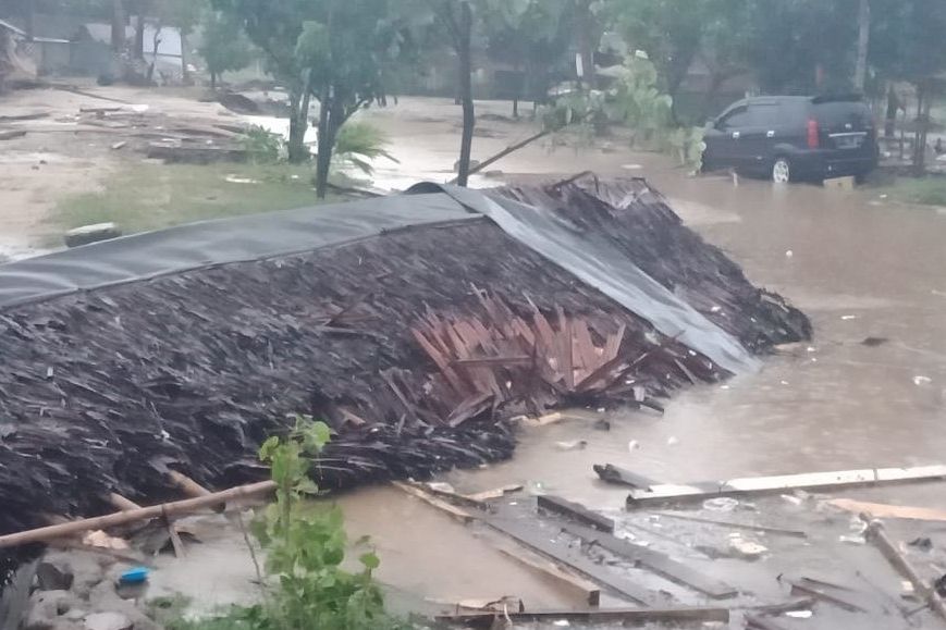 ESDM Pasang Alat Pengukur Ketinggian Ombak di Serang