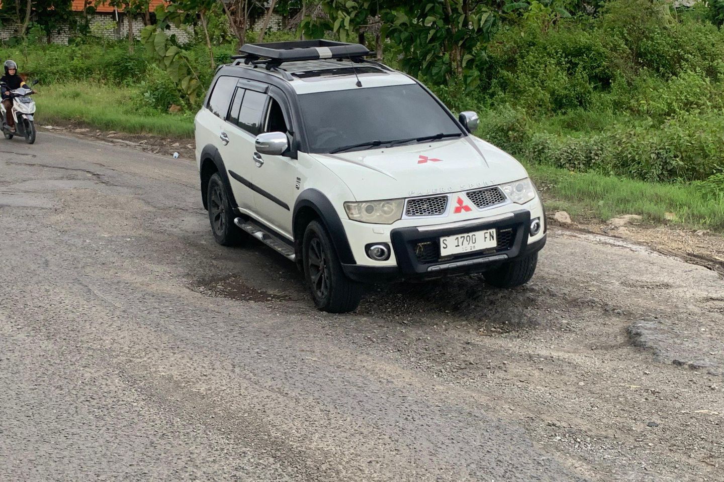 Jalan Ringroad Tuban Rusak Parah, Warga Juluki “Jeglongan Sewu"