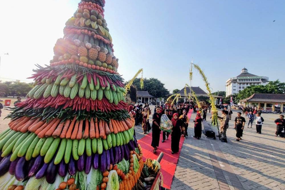 53 Tumpeng Meriahkan Hari Jadi ke-530 Ponorogo