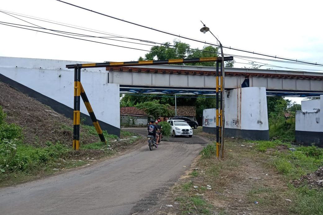 Portal Underpass Kembali Dilanggar, Jembatan KA Aman