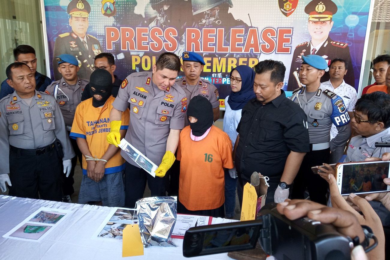 Anak-Istri Pelaku Pembunuhan Pria yang Jasadnya Dikubur di Bawah Musala