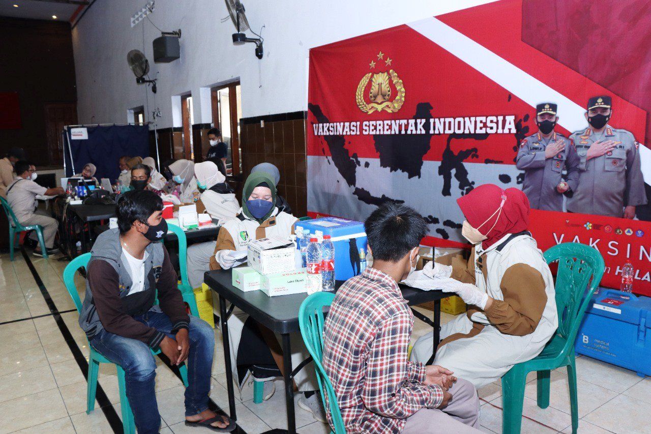 Polres Situbondo Target 1.000 Orang Divaksin Menjelang Nataru