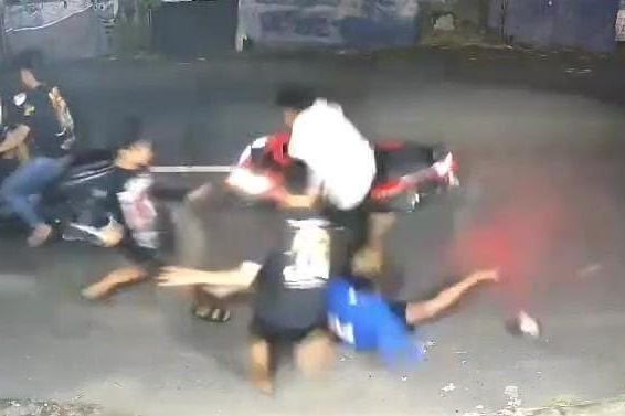 Viral, Pemuda Jadi Korban Pengeroyokan Saat Malam Tahun Baru di Kota Mojokerto
