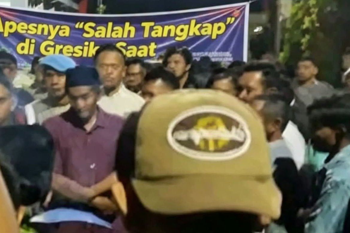 Dua Pelajar Diduga Jadi Korban Salah Tangkap, Warga Tenggor Geruduk Mapolres Gresik
