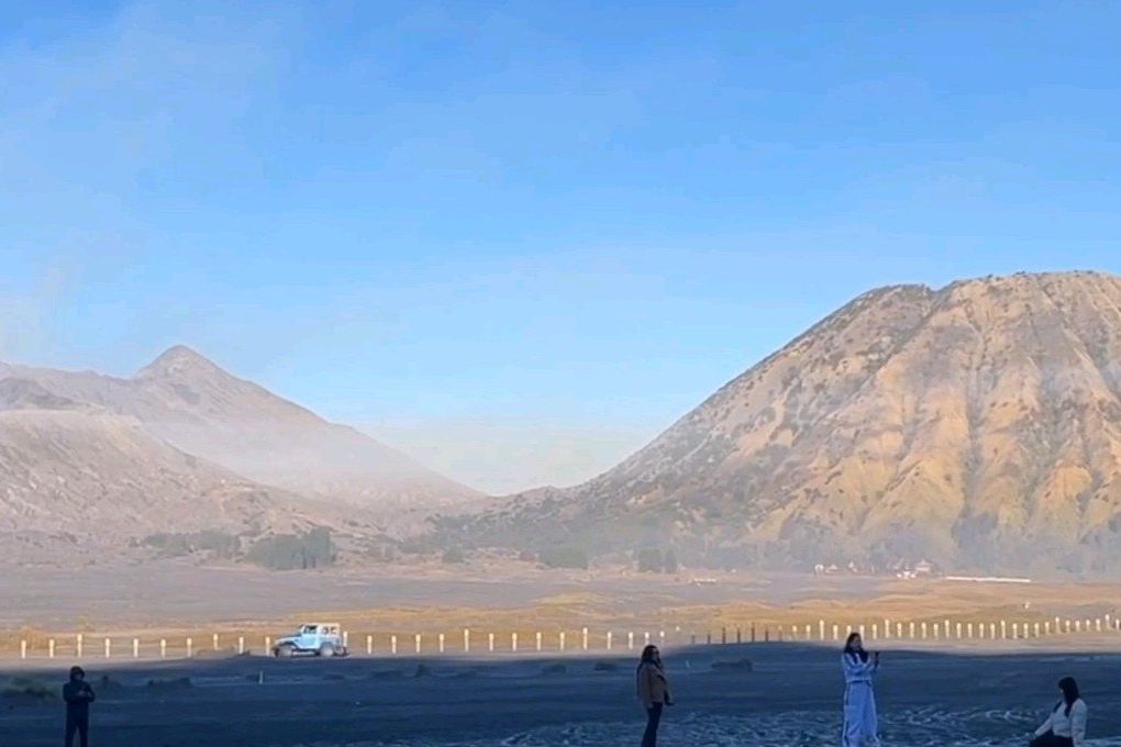 Bromo Memutih, Embun Upas Hadirkan Nuansa Musim Dingin Eropa