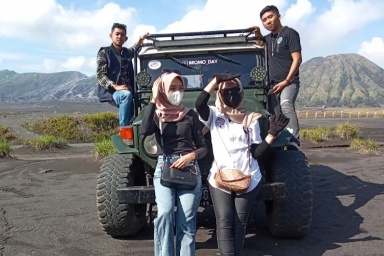 Mendekati Libur Nataru Angkutan Jeep Bromo Laris Manis Disewa Wisatawan