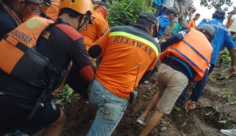 Pria Pencari Rumput Tenggelam di Sungai Mas Mojokerto