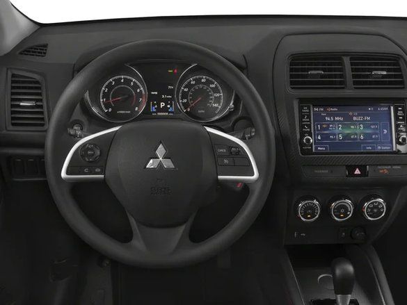 Ribuan Mitsubishi Delica dan Outlander Sport Ditarik