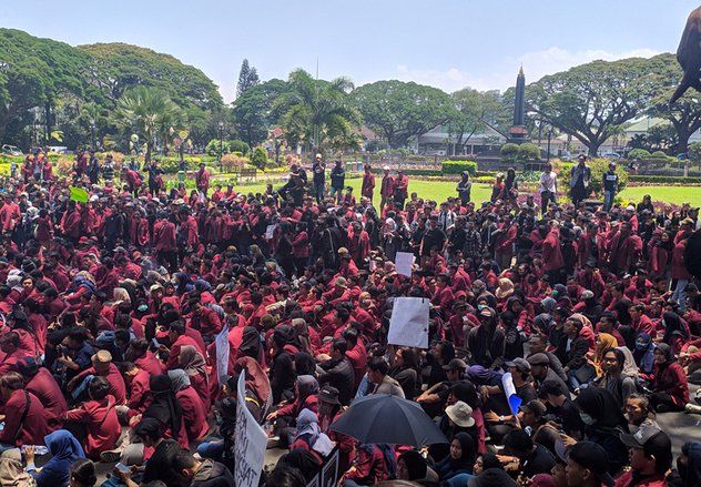 Jurnalis dan Polisi Terluka dalam Aksi Hari Tani Nasional di Malang