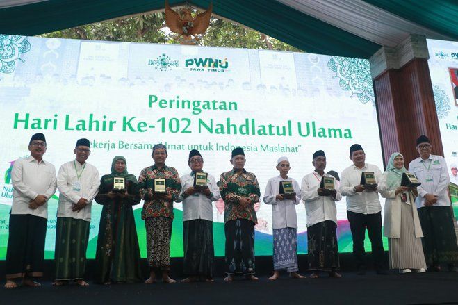 Harlah ke-102 NU, PWNU Jatim Beri Beasiswa Pendidikan 250 Siswa Madrasah