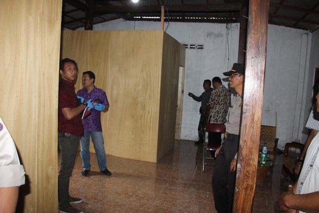 Warga Blitar Bongkar Rumah Mesum <em>Drive Thrue</em> Langganan Pelajar