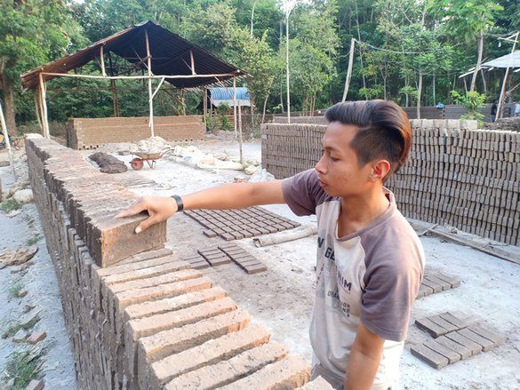 Kemarau Membawa Berkah Bagi Perajin Bata di Probolinggo