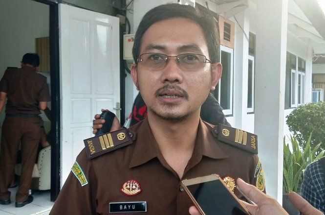 Setelah Mangkir Tujuh Kali, Sekda Gresik Penuhi Panggilan Kejari