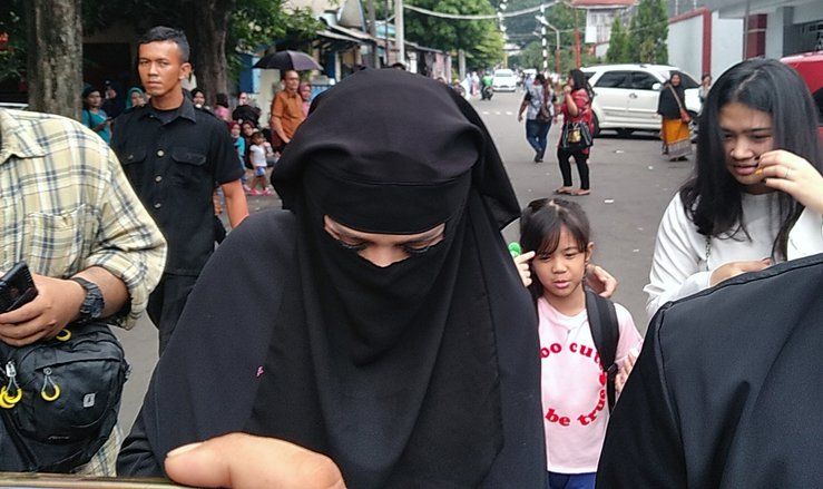 Pertemuan Ahmad Dhani dan Putrinya Berlangsung Haru