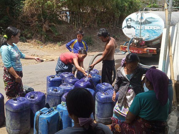 Kemarau, BPBD Probolinggo Kembali Bagikan Air Bersih ke Desa Bulujaran