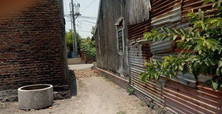 Warga Jetis Mojokerto Laporkan Penutupan Jalan Sepihak