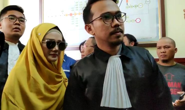 Mulan Jameela Hadiri Sidang Ahmad Dhani