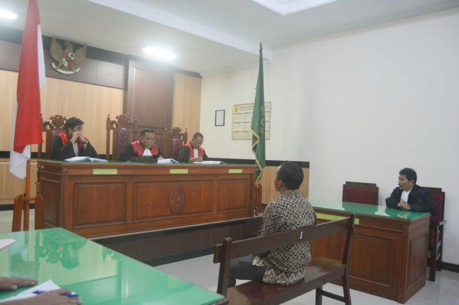 PN Gresik Vonis Bebas Dirut Kapling Hijau