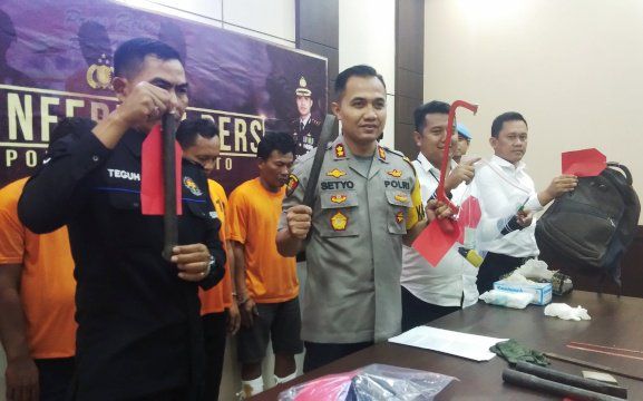 Polres Mojokerto Tembak Pembobol Gudang di 18 TKP