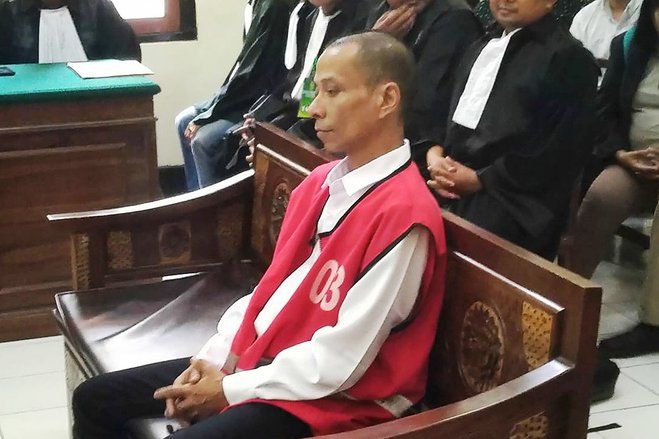 Basis Boomerang Hendry Jalani Sidang Perdana Kasus Narkoba